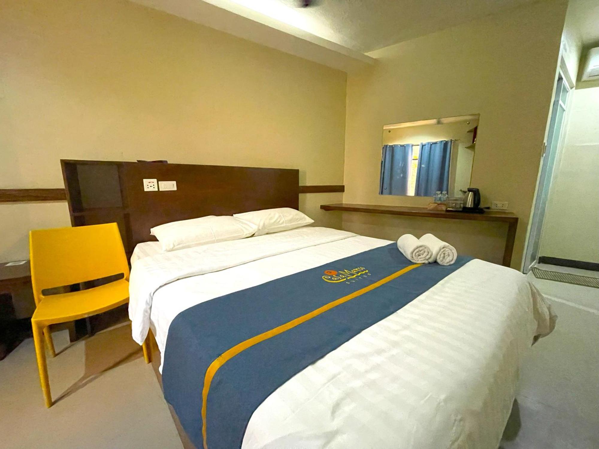 Casa Marco Suites Puerto Galera Powered By Cocotel Exterior photo