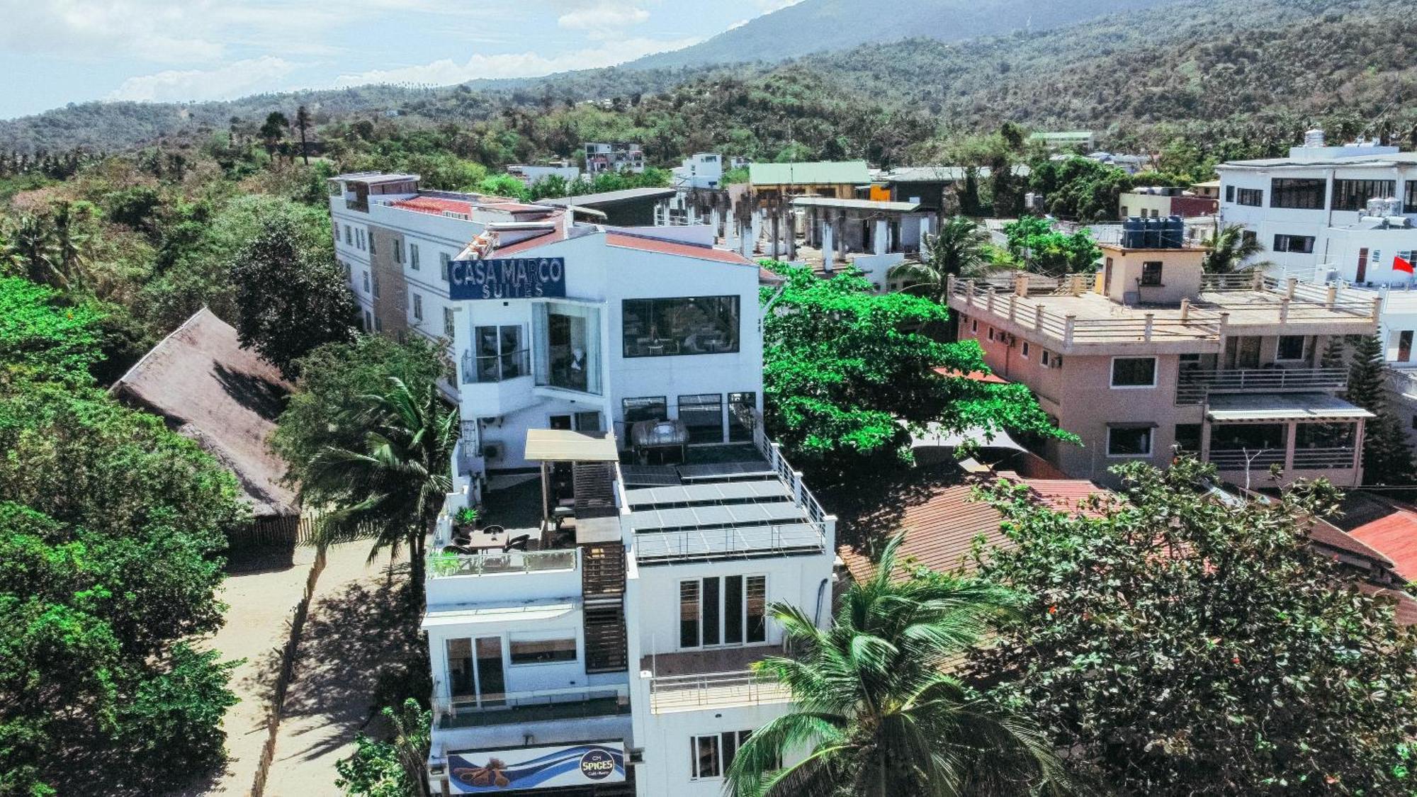 Casa Marco Suites Puerto Galera Powered By Cocotel Exterior photo