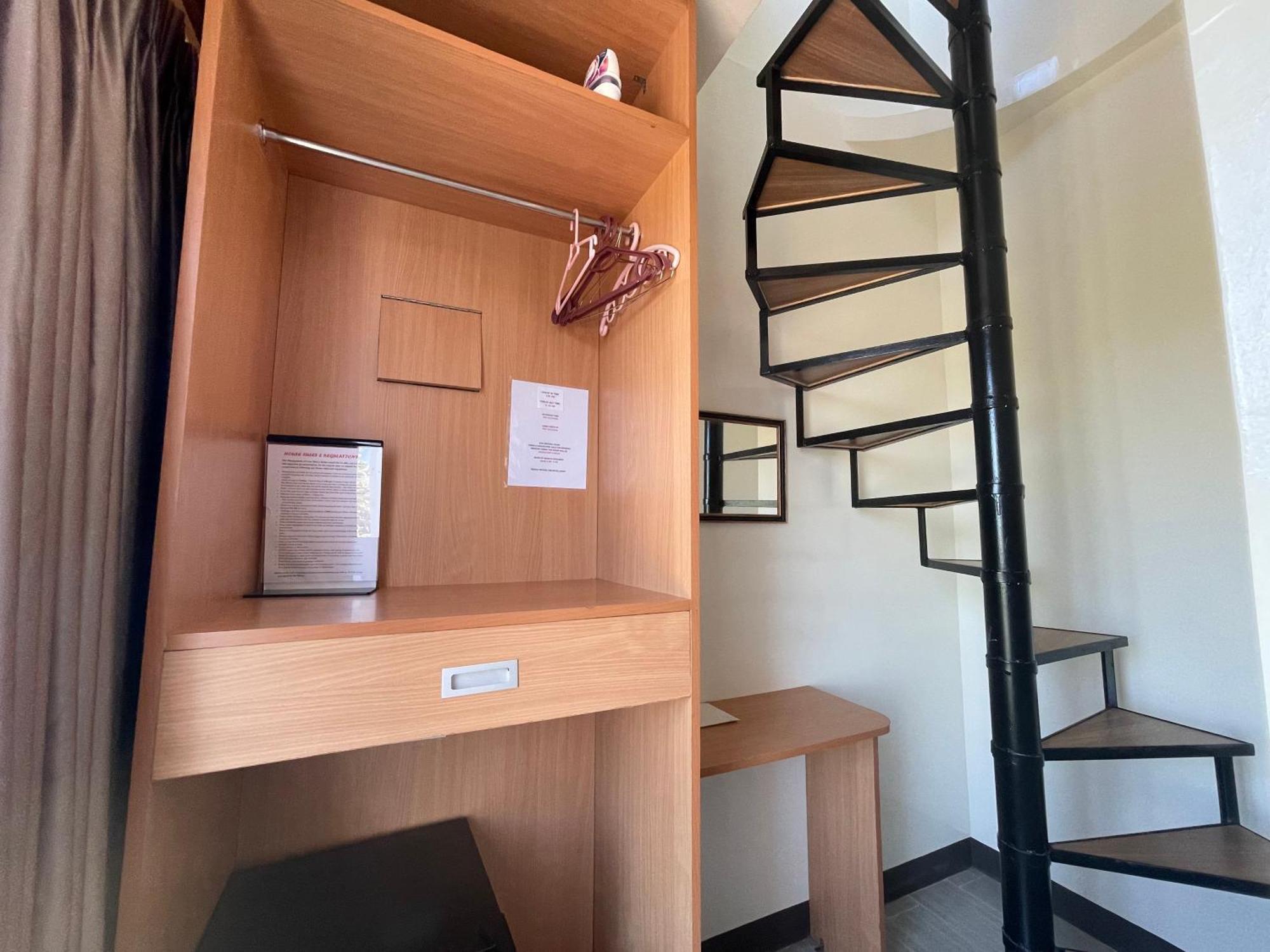 Casa Marco Suites Puerto Galera Powered By Cocotel Exterior photo