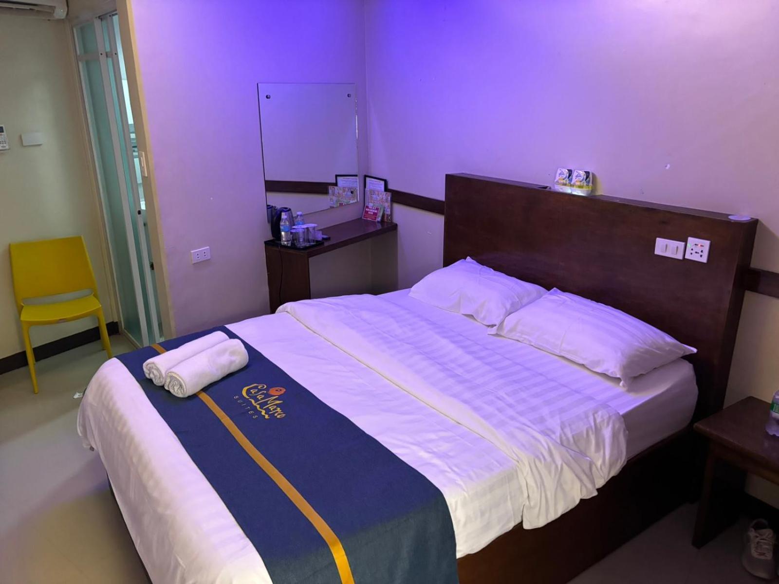 Casa Marco Suites Puerto Galera Powered By Cocotel Exterior photo