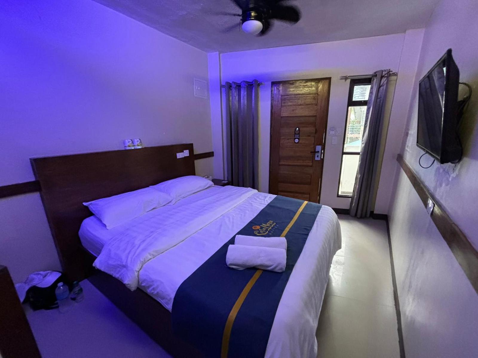 Casa Marco Suites Puerto Galera Powered By Cocotel Exterior photo